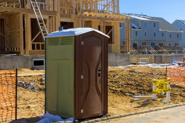 Porta potty delivery and setup in Fairfax, IA